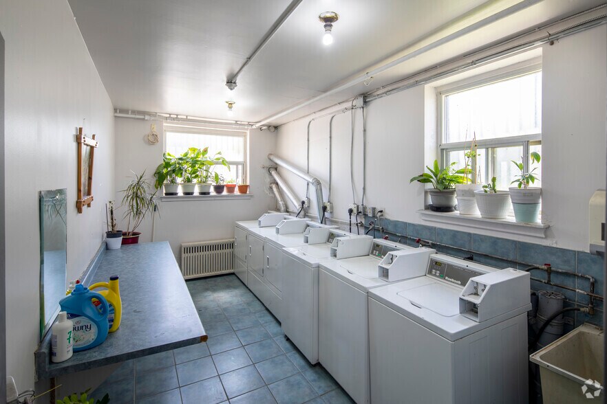 More Photos Of 27 Hotspur Rd, Toronto Apartments For Sale