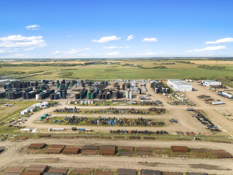 More Photos Of 501075 RR 14, Lloydminster Manufacturing For Sale