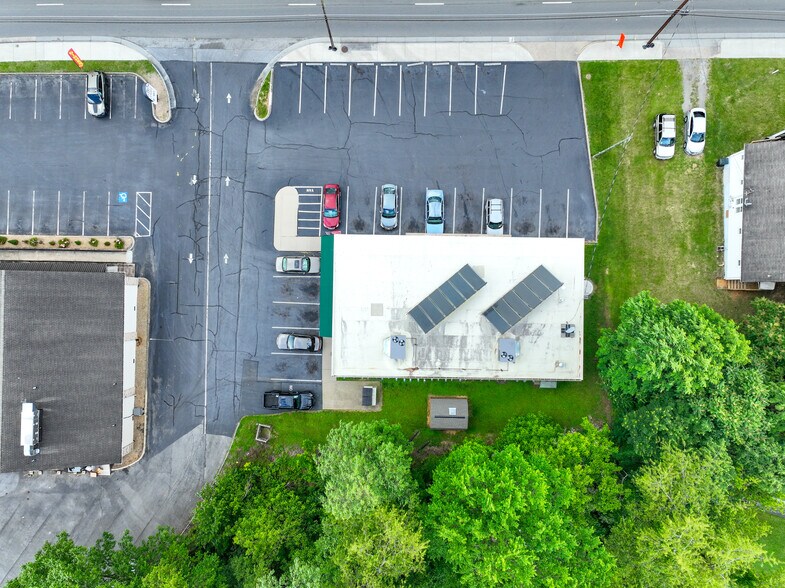 More Photos Of 245 Gate City Hwy, Bristol General Retail For Sale