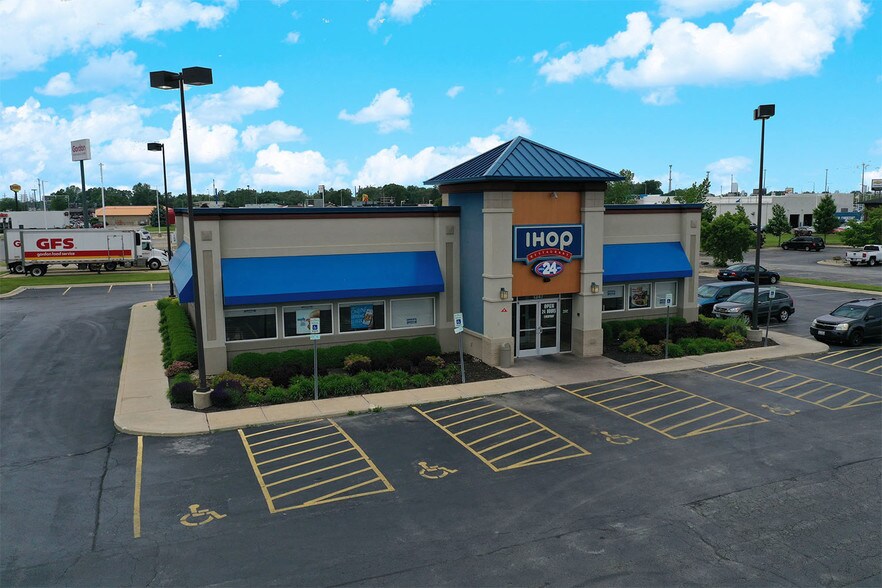 More Photos Of 1347 Kinneman Dr, Bourbonnais Restaurant For Sale