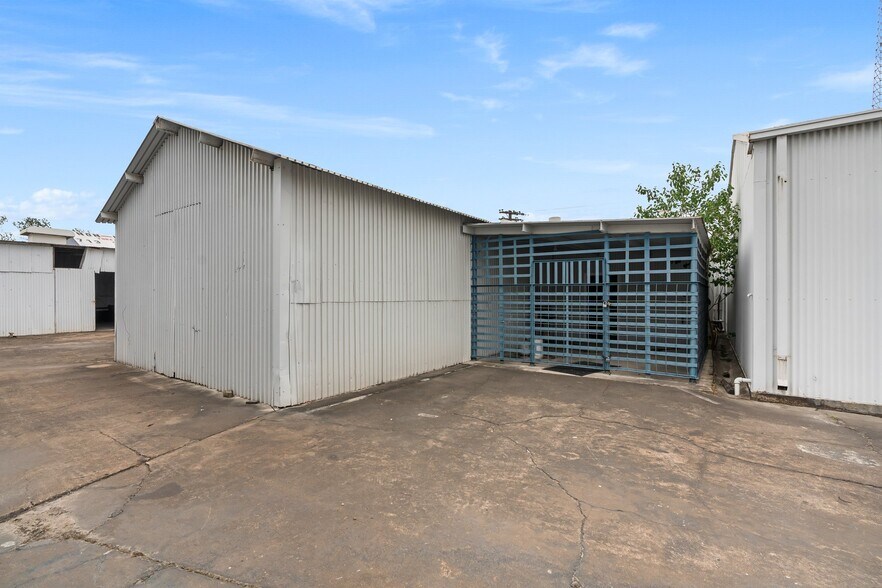 More Photos Of 3314 Carr St, Houston Manufacturing For Sale