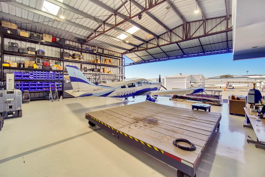 More Photos Of 8626 Gibbs Dr, San Diego Airplane Hangar For Sale