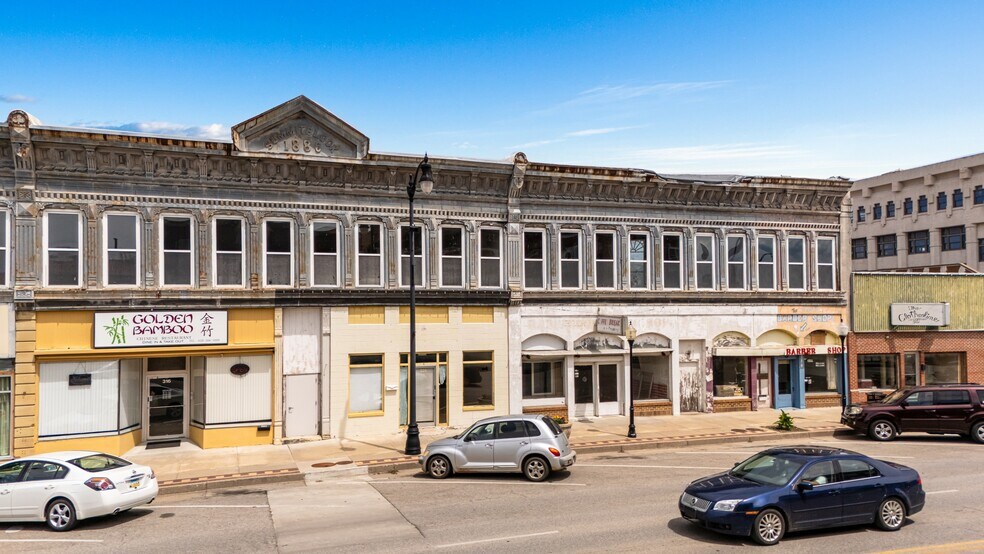 More Photos Of 318 S Summit St, Arkansas City Storefront Retail Office For Sale