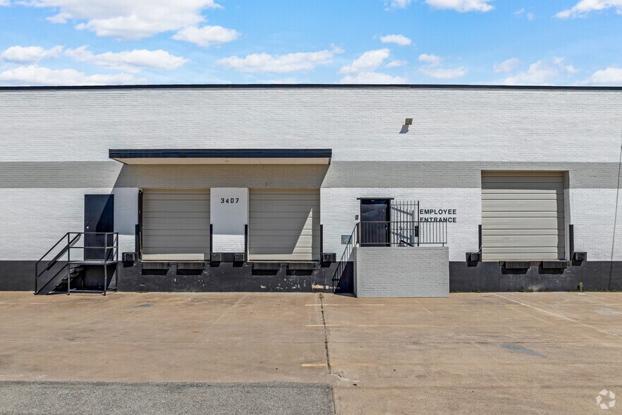 More Photos Of 3441 Halifax St, Dallas Unknown For Lease