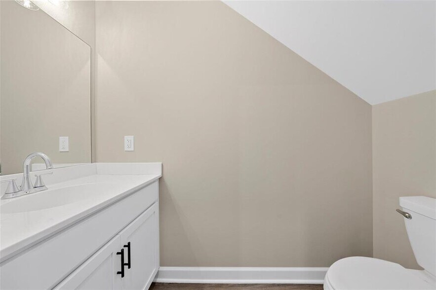 More Photos Of 721 Plano Rd, Bowling Green Apartments For Sale