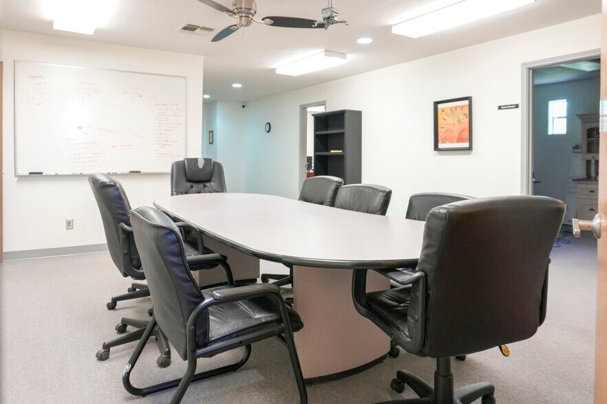 More Photos Of 605 Omaha Dr, Corpus Christi Office For Sale