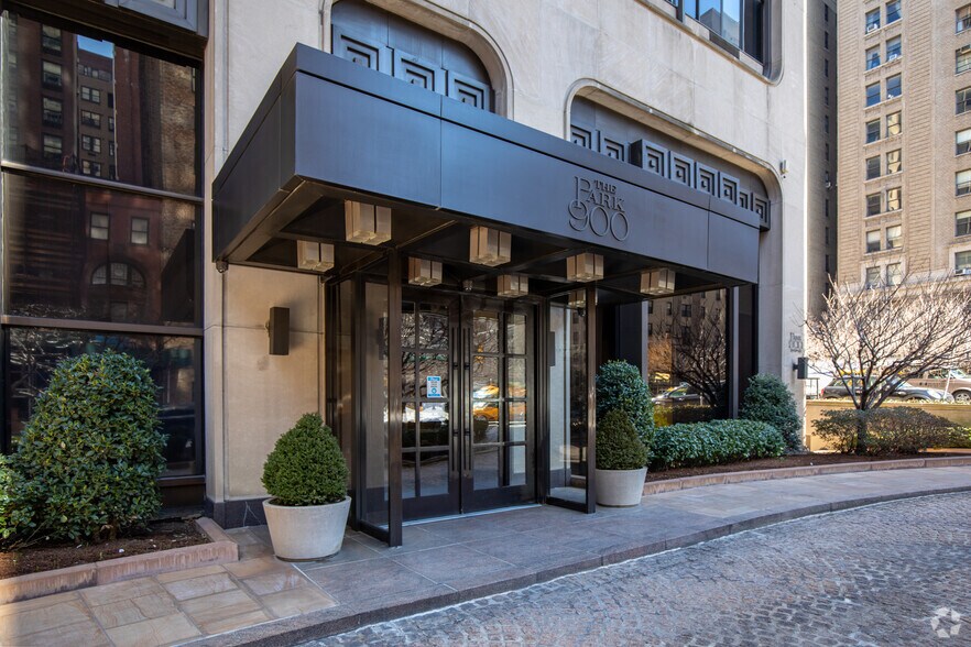 More Photos Of 900 Park Ave, New York Multifamily For Sale