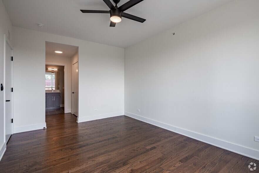 More Photos Of 3001 N Southport Ave, Chicago Apartments For Lease