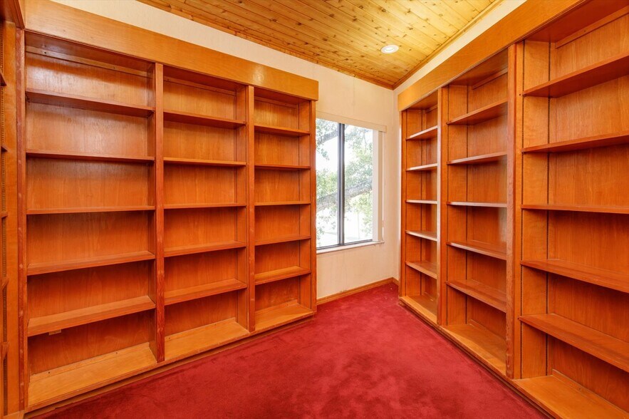 More Photos Of 200 N Thornton Ave, Orlando Office For Sale