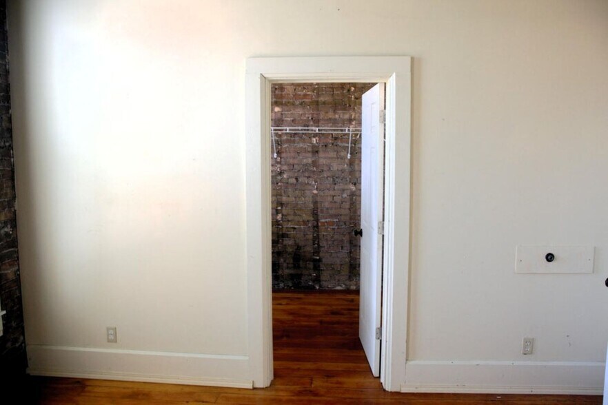 More Photos Of 1028 State St, Racine Storefront Retail Residential For Sale