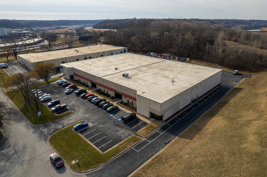 More Photos Of 1140-1146 Booth St, Kansas City Light Manufacturing For Lease