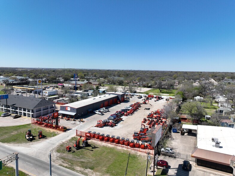 Primary Photo Of 1023 S Walton Walker Blvd, Irving Warehouse For Sale