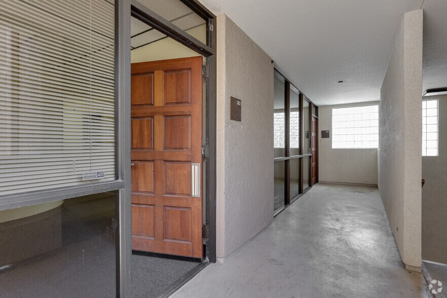 More Photos Of 3131 N Country Club Rd, Tucson Office For Lease