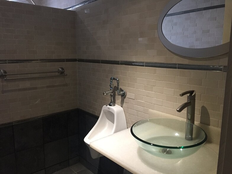 More Photos Of 1161 E Main St, Chattanooga Office For Lease