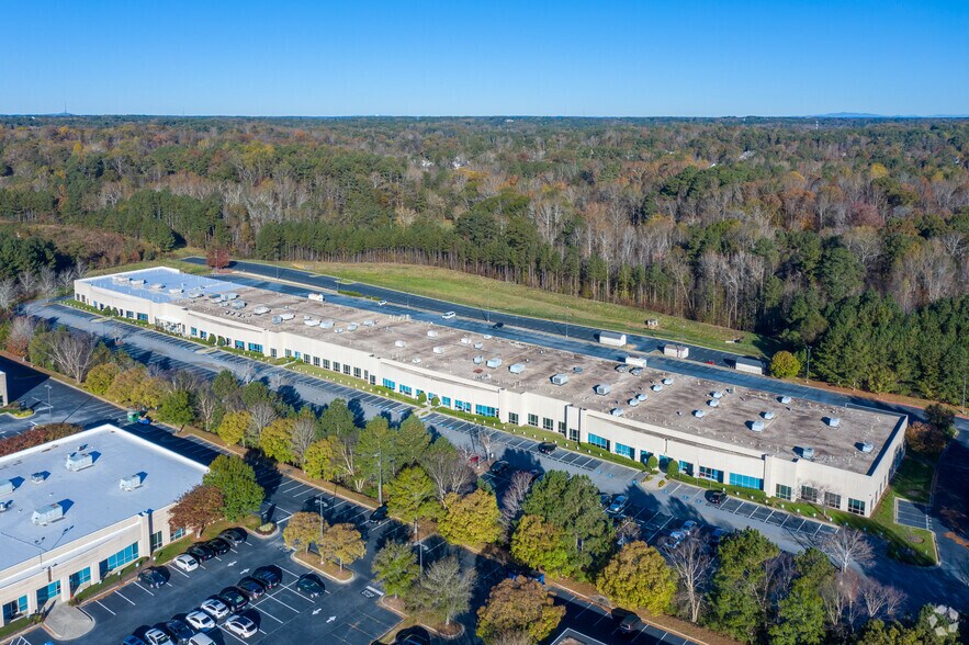 More Photos Of 2405 Commerce Ave, Duluth Light Distribution For Lease