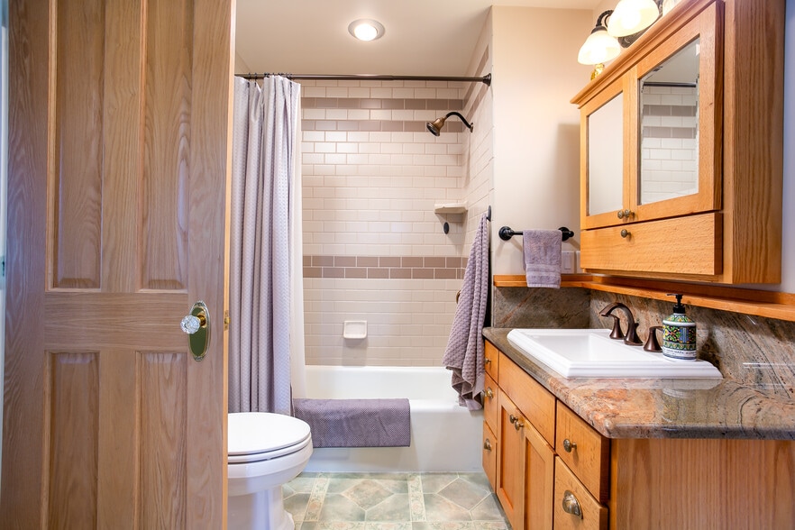 More Photos Of 313 1st Ave, Laurel Office For Sale