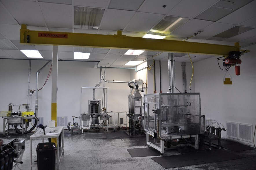 More Photos Of 2903 Lee Ave, Sanford Manufacturing For Sale