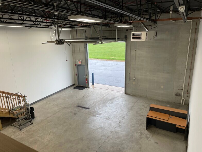 More Photos Of 101 Theodore Dr, Oswego Light Distribution For Lease