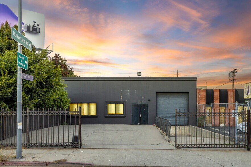 More Photos Of 3364 S Robertson Blvd, Los Angeles Warehouse For Sale