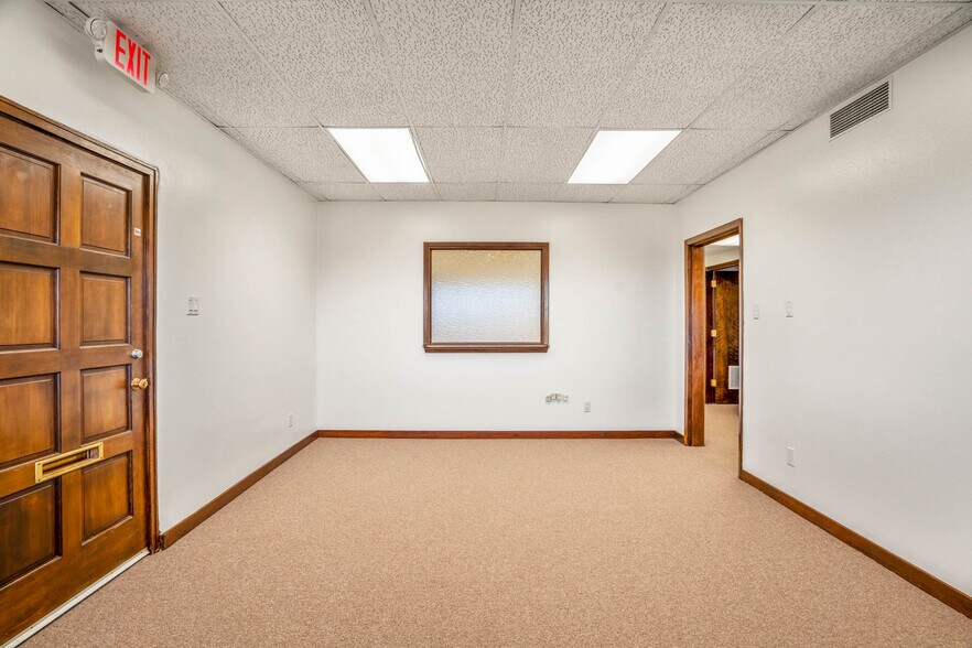 More Photos Of 11 Calle Medico, Santa Fe Medical For Lease