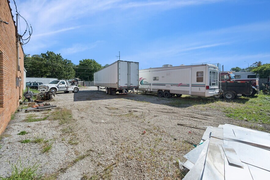 More Photos Of 10058 E Wilson Rd, Independence Manufacturing For Sale