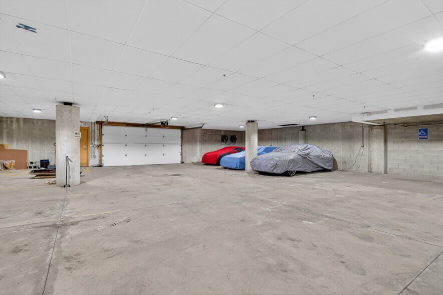 More Photos Of 8451 Boulder Ct, Commerce Township Office For Lease