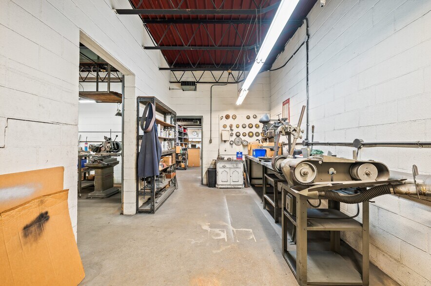 More Photos Of 2028 Washington Ave, Saint Joseph Warehouse For Sale