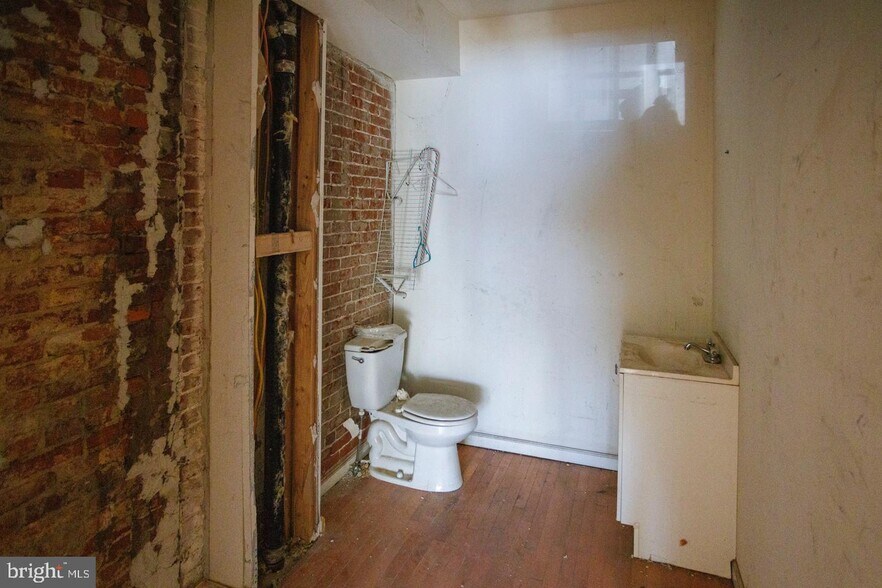 More Photos Of 1631 W Susquehanna Ave, Philadelphia Apartments For Sale