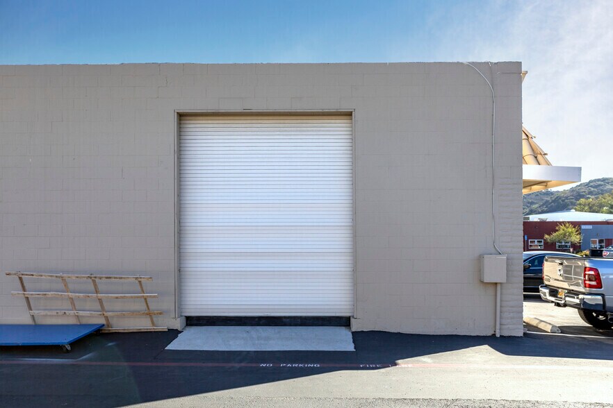 More Photos Of 10451-10455 Roselle St, San Diego Unknown For Lease