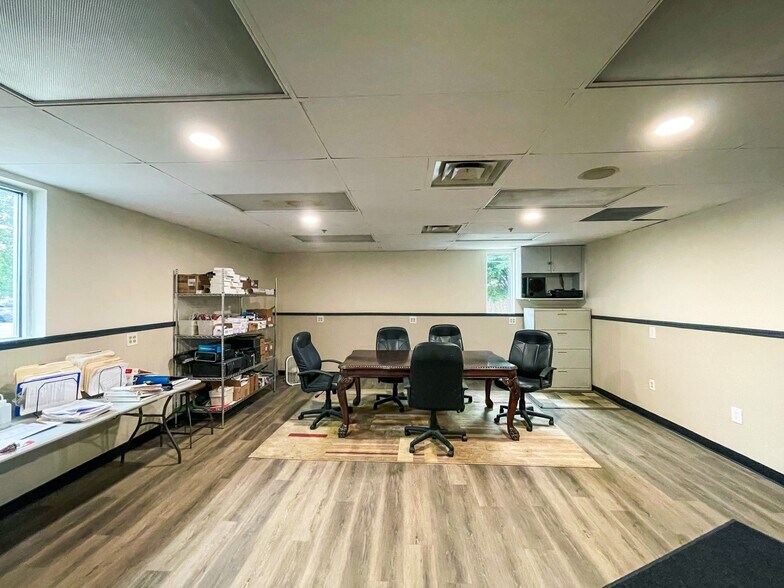 More Photos Of 1057 E Washington St, Louisville Manufacturing For Sale