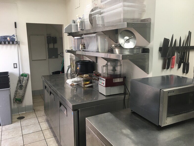 More Photos Of 601-725 N Pacific Coast Hwy, Redondo Beach Unknown For Lease