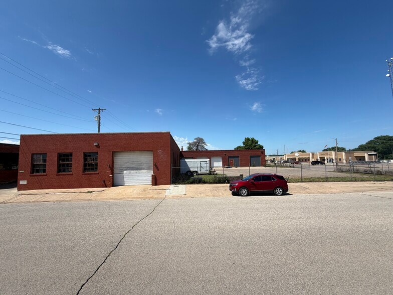 More Photos Of 130 Olive Ave, El Dorado Warehouse For Sale