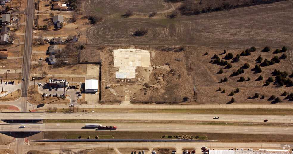 More Photos Of 410 I-45 N, Ferris Land For Sale