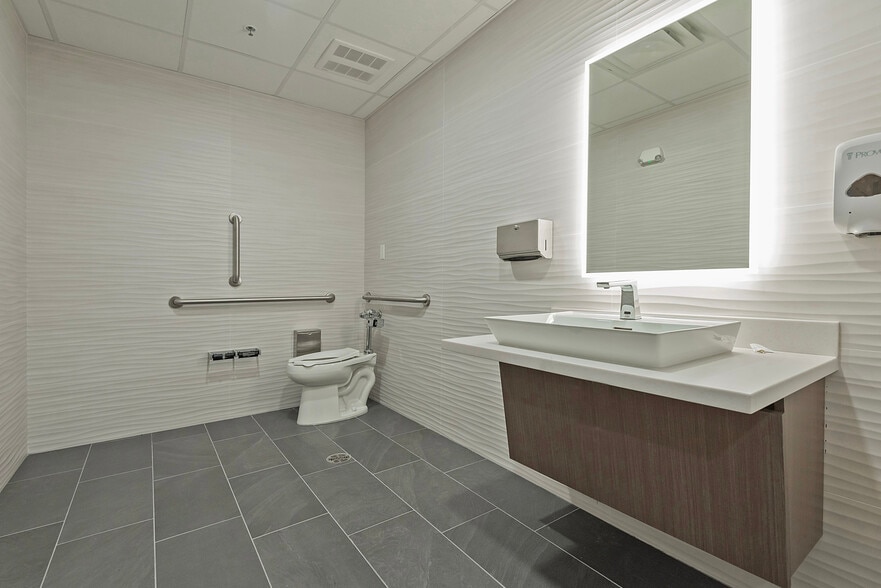 More Photos Of 2277 Fort Union Blvd, Salt Lake City Storefront Retail Office For Lease