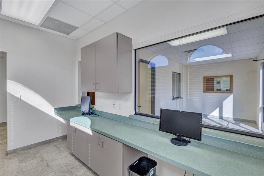 More Photos Of 401 W Main St, Allen Medical For Sale