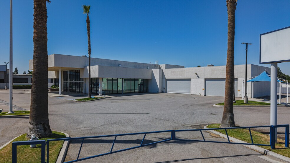 More Photos Of 4625 Wible Rd, Bakersfield Auto Dealership For Lease