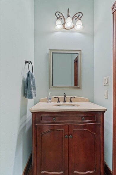 More Photos Of 1092 FM 3000, Elgin Specialty For Sale