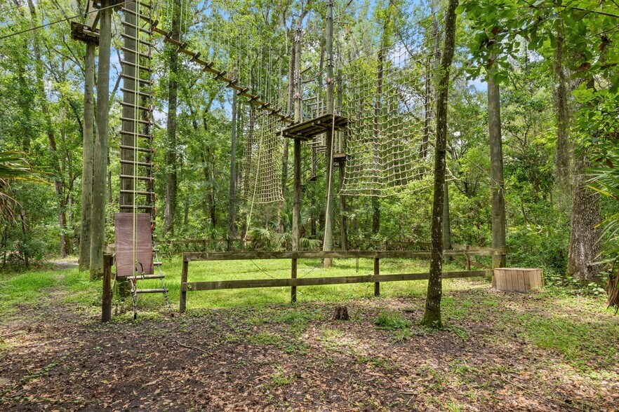 More Photos Of 6440 Cedar Ln, Brooksville Sports And Entertainment For Sale