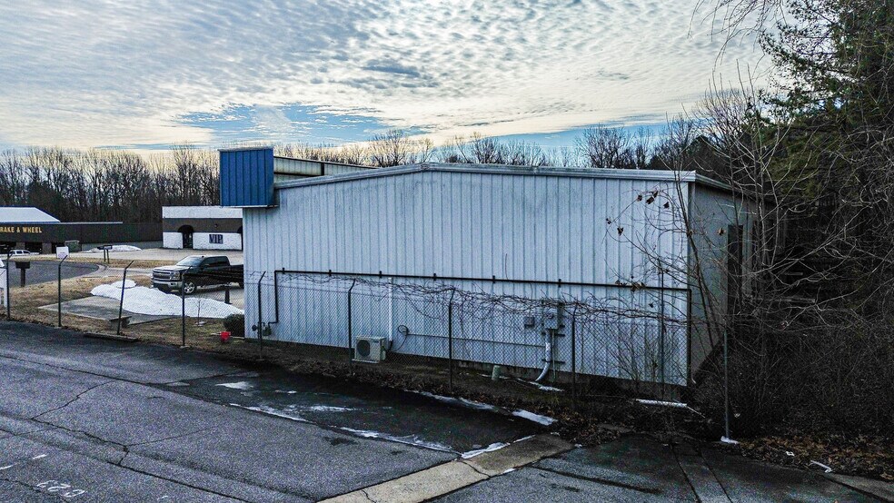 More Photos Of 3530 Park Plaza Rd, Paducah Flex For Lease