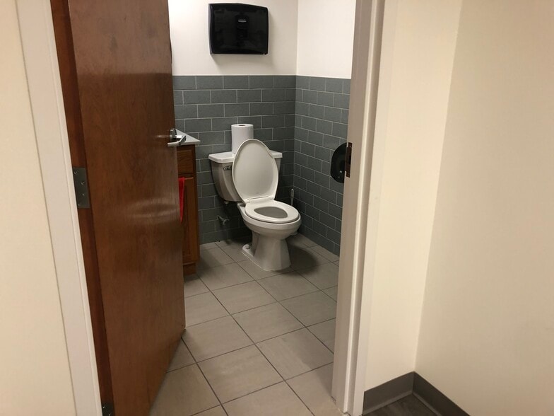 More Photos Of 1260 Bloomfield Ave, Fairfield Office For Lease