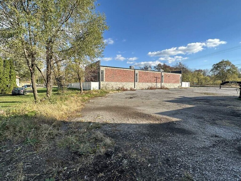 More Photos Of 5440 W Ridge Rd, Gary Light Distribution For Sale