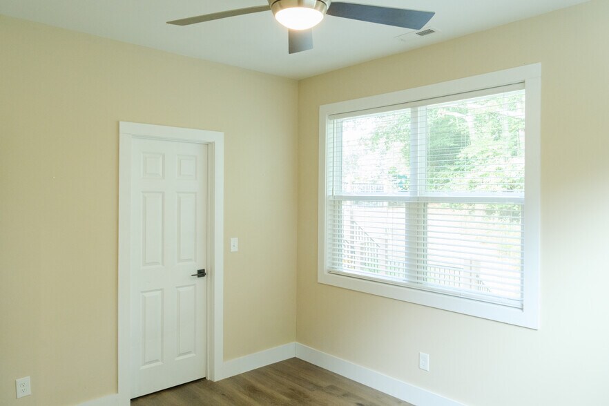 More Photos Of 14 Red Maple Dr, Weaverville Multifamily For Sale