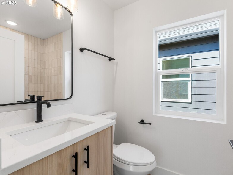 More Photos Of 4380 NE Going St, Portland Multifamily For Sale