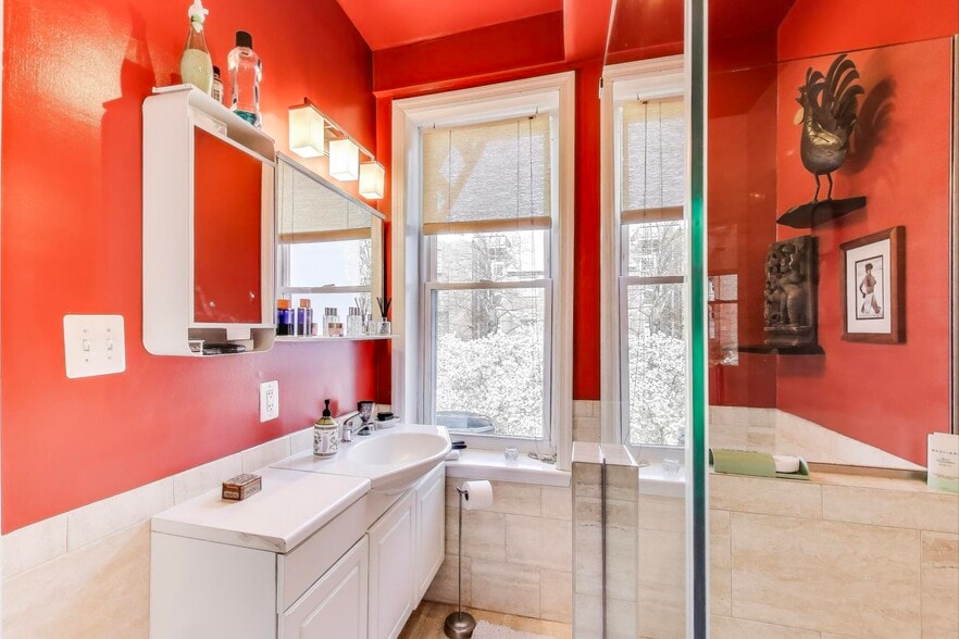 More Photos Of 1317 Corcoran St NW, Washington Apartments For Sale