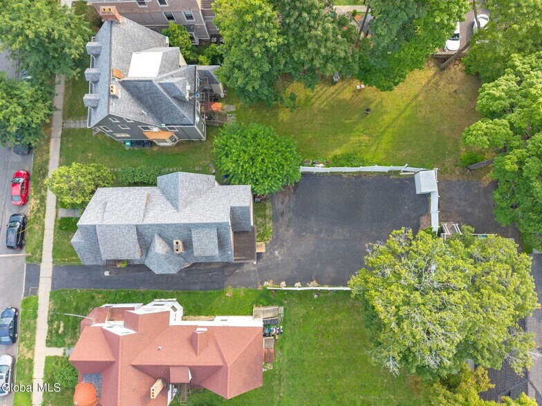 More Photos Of 113 S Lake Ave, Albany Apartments For Sale