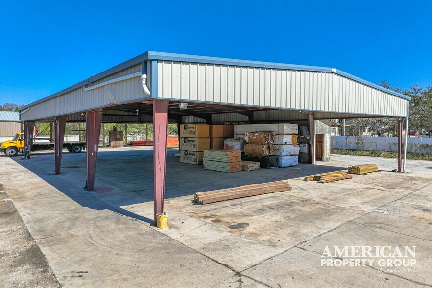 More Photos Of 5611 15th St E, Bradenton Freestanding For Lease