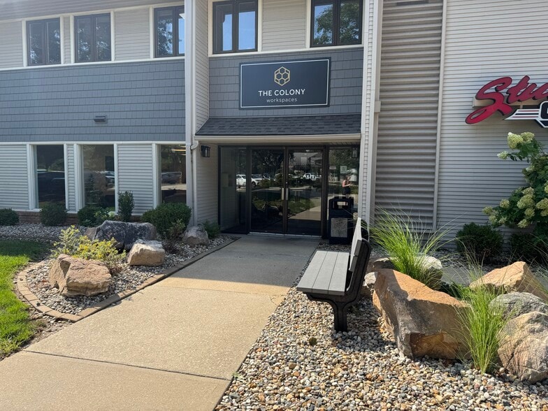 More Photos Of 701 Devonshire Dr, Champaign Medical For Lease
