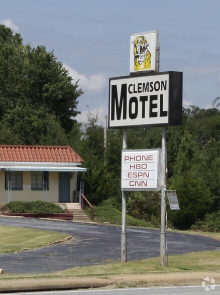 More Photos Of 835 Old Greenville Hwy, Clemson Hotel For Sale