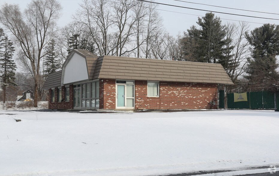 More Photos Of 538 Route 9W, Glenmont Office For Lease