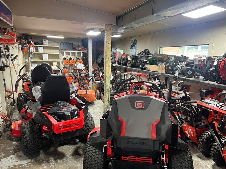 More Photos Of 71 Worcester Road, Charlton Auto Dealership For Sale
